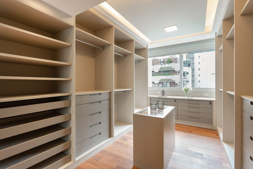 APARTAMENTO-REFORMADO-CASA-UNIQUE-SP-JARDINS-ALAMEDA-FRANCA-467-CLOSET-2APARTAMENTO-REFORMADO-CASA-UNIQUE-SP-JARDINS-ALAMEDA-FRANCA-467-CLOSET-2