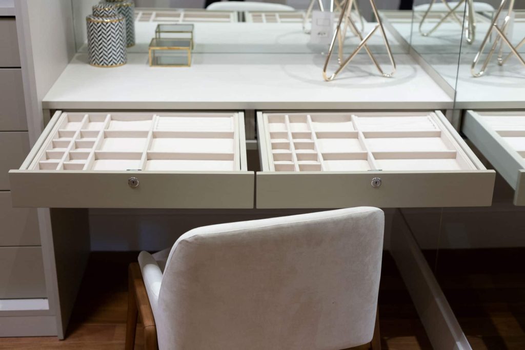 CASA-UNIQUE-APARTAMENTO-REFORMADO-JARDINS-BELA-CINTRA-2032-CLOSET-DET-2CASA-UNIQUE-APARTAMENTO-REFORMADO-JARDINS-BELA-CINTRA-2032-CLOSET-DET-2