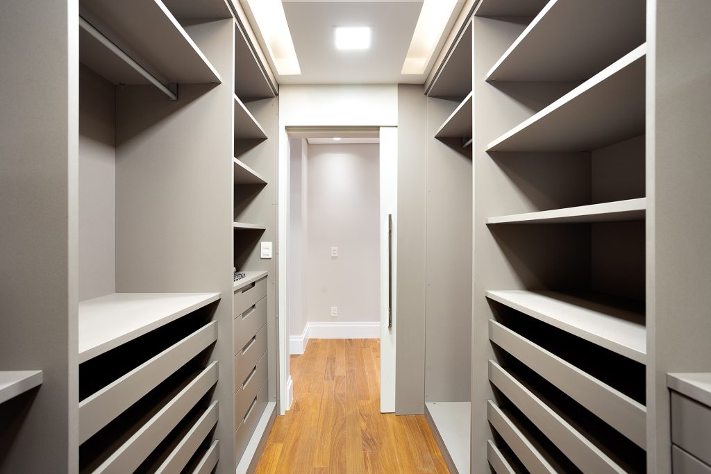 CASA-UNIQUE-APARTAMENTO-REFORMADO-JARDINS-BELA-CINTRA-2060-CLOSET-M-01