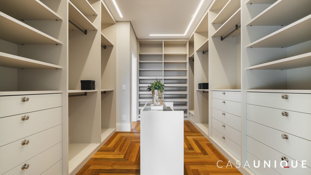 CASA-UNIQUE-APARTAMENTO-REFORMADO-A-VENDA-SP-HIGIENOPOLIS-RUA-MARANHAO-851-EDIFICIO-DORA-CUNHA-BUENO-SUITE-CLOSET-1