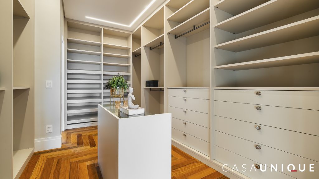 CASA-UNIQUE-APARTAMENTO-REFORMADO-A-VENDA-SP-HIGIENOPOLIS-RUA-MARANHAO-851-EDIFICIO-DORA-CUNHA-BUENO-SUITE-CLOSET-2