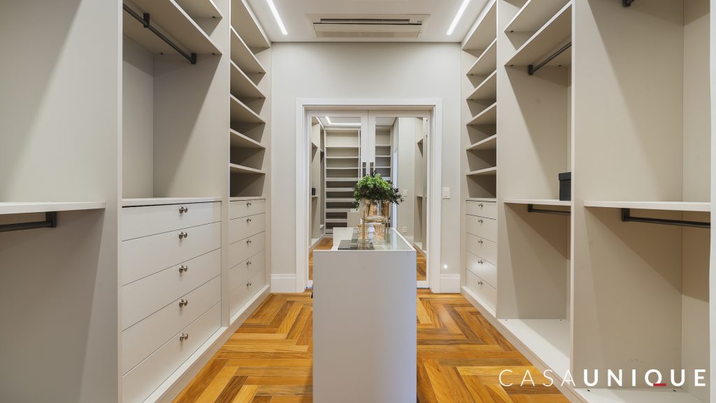 CASA-UNIQUE-APARTAMENTO-REFORMADO-A-VENDA-SP-HIGIENOPOLIS-RUA-MARANHAO-851-EDIFICIO-DORA-CUNHA-BUENO-SUITE-CLOSET-4